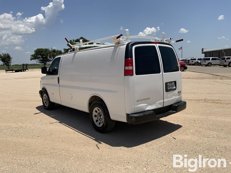 2014-utility-van-image-7