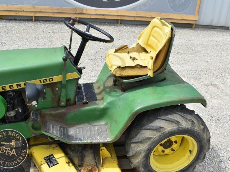 john-deere-120-image-13