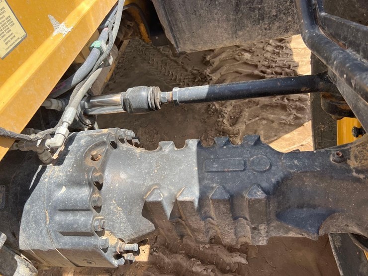 2013-caterpillar-tl943c-image-15