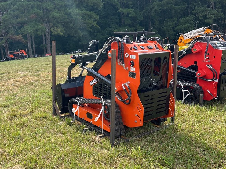 #147-•-sdlool-skid-steer-loader-image-3