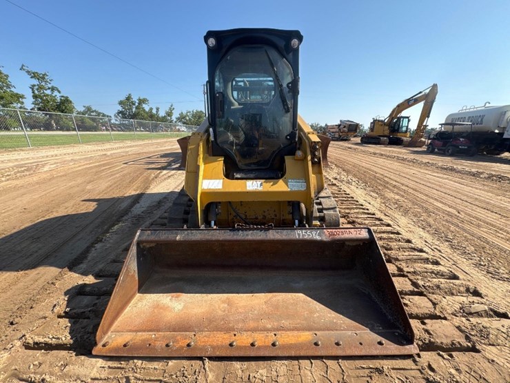 2014-caterpillar-259d-image-3