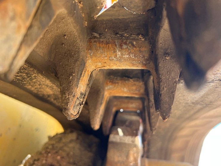 2021-caterpillar-259d3-image-12