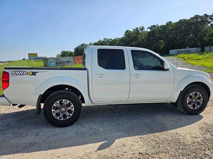 2016-nissan-frontier-image-18
