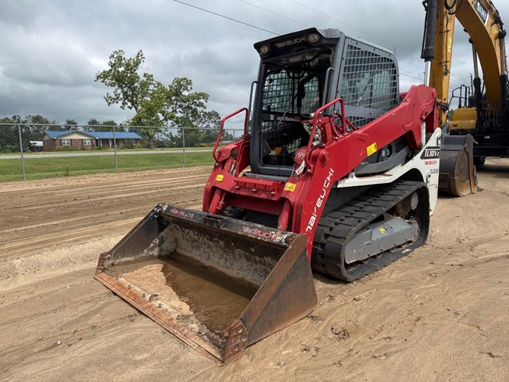 2023-takeuchi-tl10v2-image-2