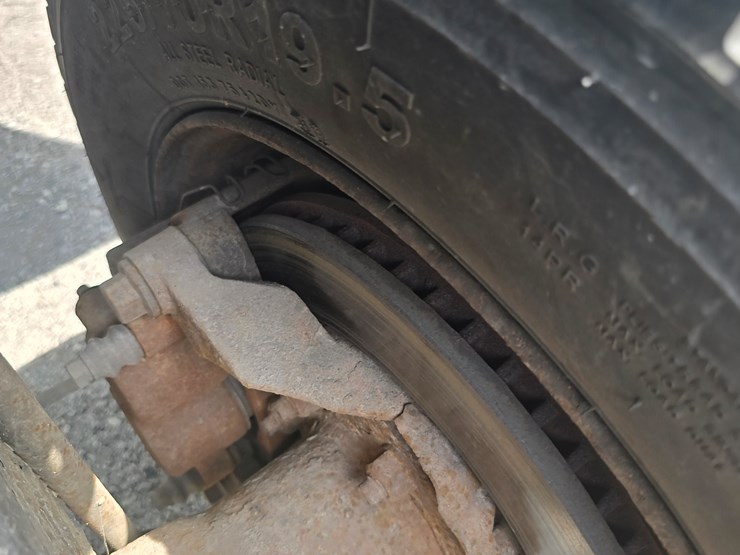 2011-ford-f550-image-117
