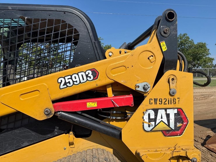 2022-caterpillar-259d3-image-22