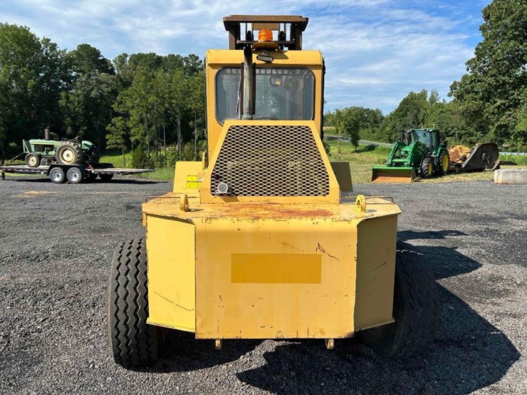 2010-caterpillar-cm1210106-rought-terrain-forklift-image-3