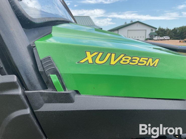 2021-john-deere-gator-image-11