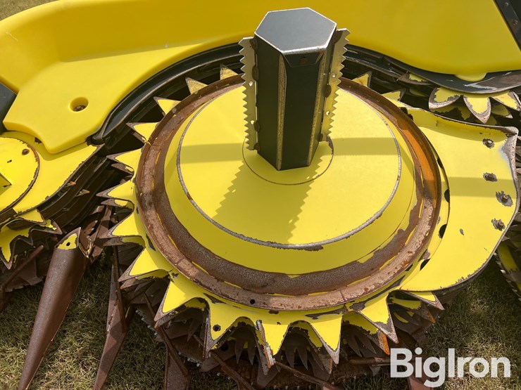 2016-john-deere-770-image-12