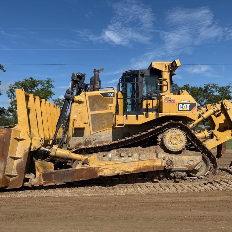 2015 CATERPILLAR D9T