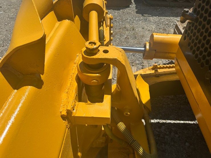 caterpillar-d4h-image-48
