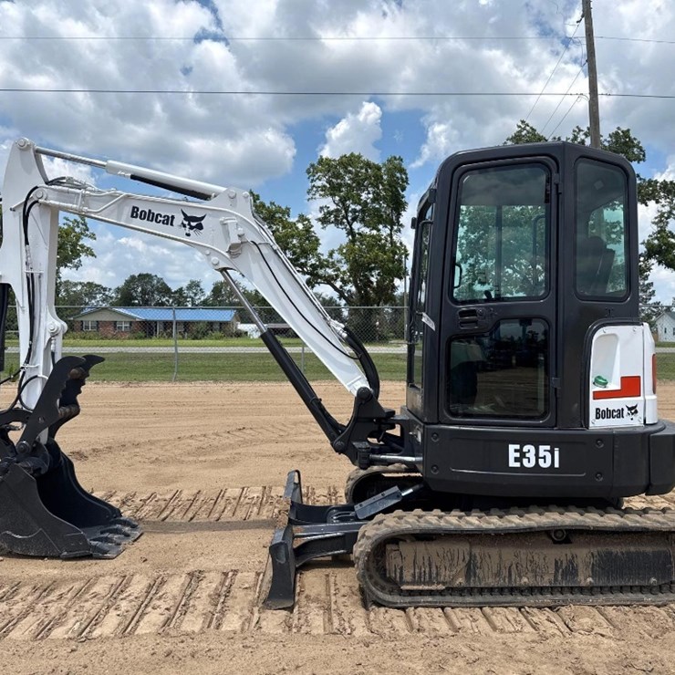 2015 BOBCAT E35