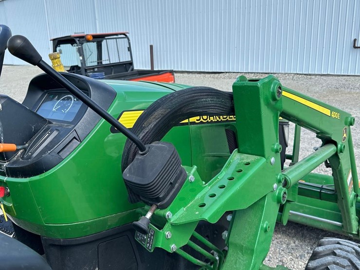 john-deere-4052m-image-14