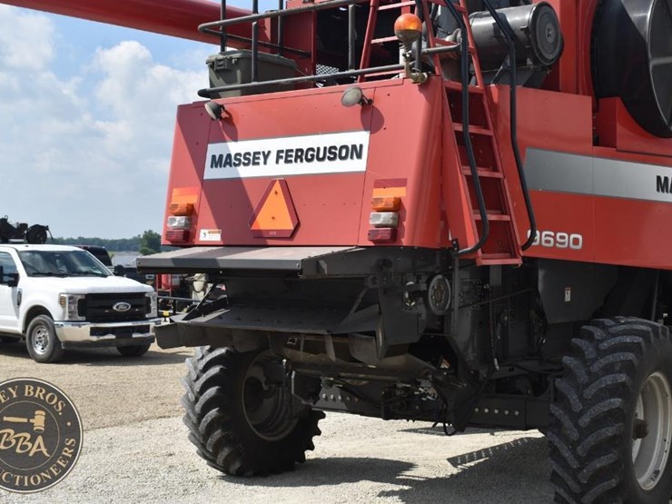 2007-massey-ferguson-9690-image-19