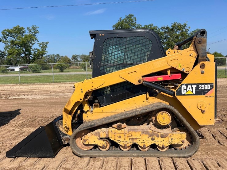 2016-caterpillar-259d-image-1