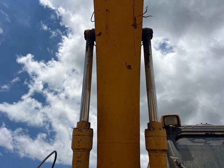 2006-caterpillar-320cl-image-12