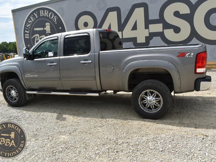 2007-gmc-sierra-2500-image-15