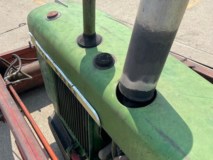john-deere-3010-image-33