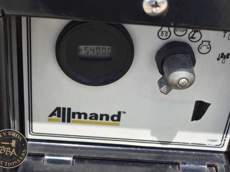 2019-allmand-bros-night-lite-v-series-image-8