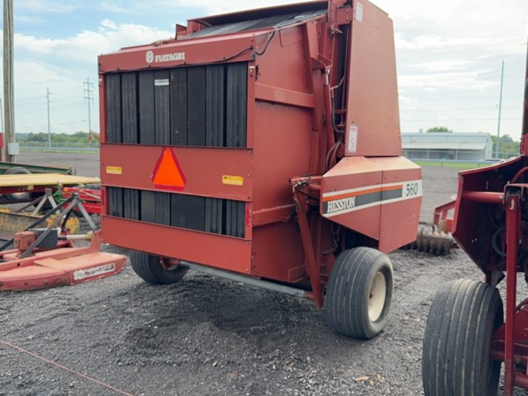 hesston-560-image-6