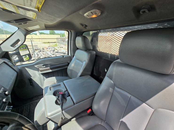 2011-ford-f550-image-73