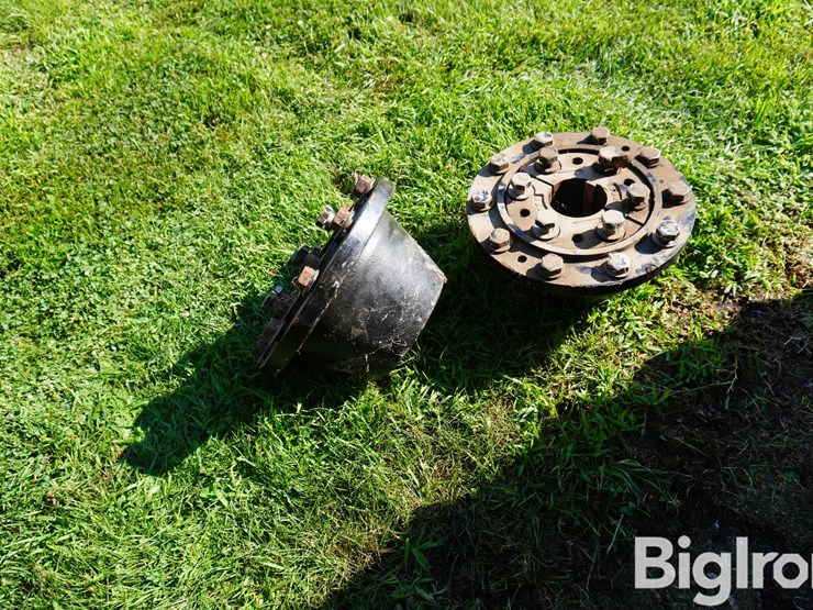 case-ih-7120-18.4r42-tires,-rims-&-10-bolt-dual-hubs-image-16