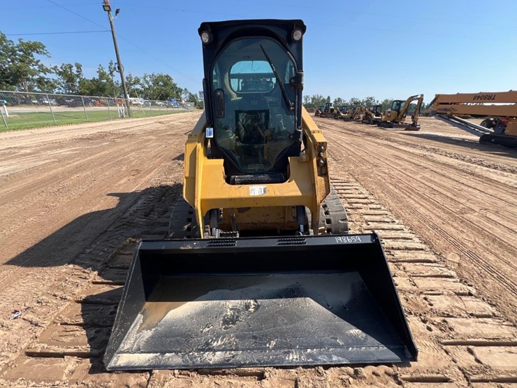 2016-caterpillar-259d-image-6