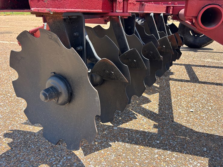 #24-•-ih-pull-type-disk--12ft-image-4