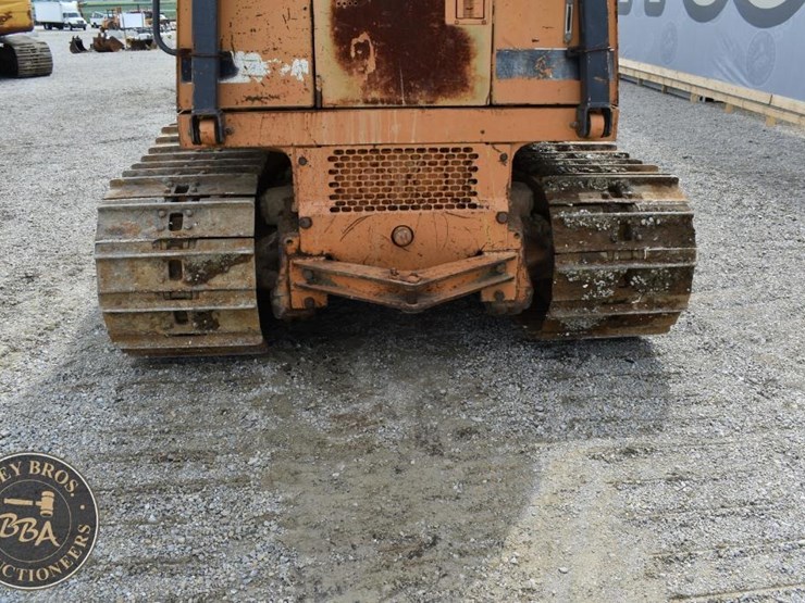 2002-case-850h-wt-image-52