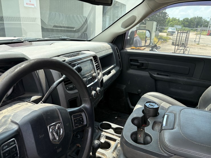 2018-dodge-3500-image-19