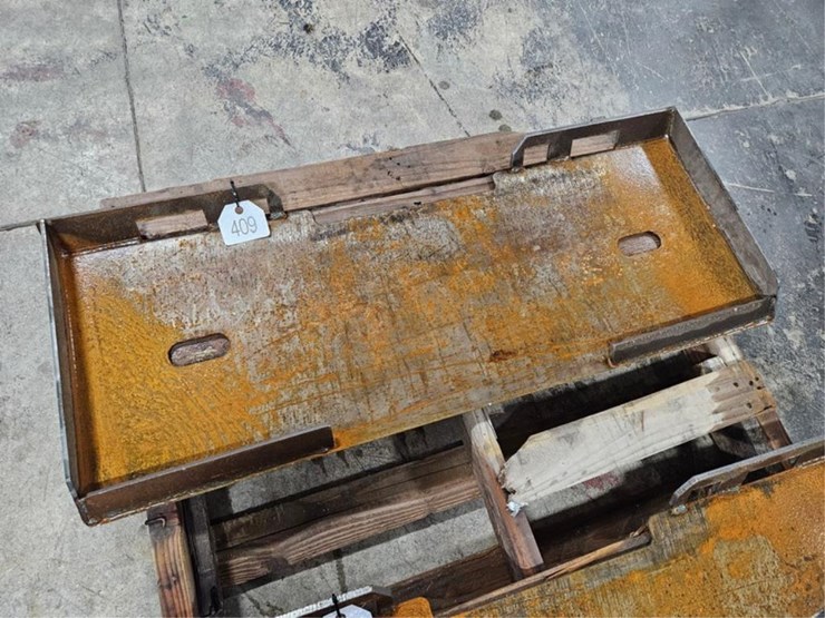 #409-•-new-kit-skid-steer-face-plate-image-1