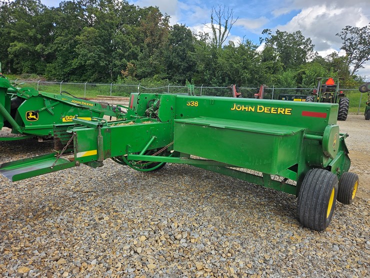 john-deere-338-image-7