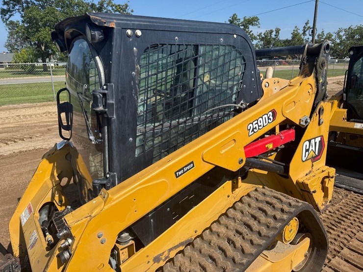 2022-caterpillar-259d3-image-10