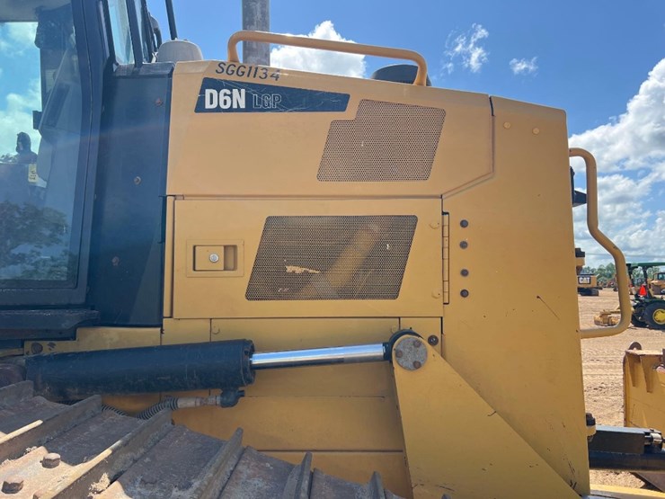 2019-caterpillar-d6n-lgp-image-21