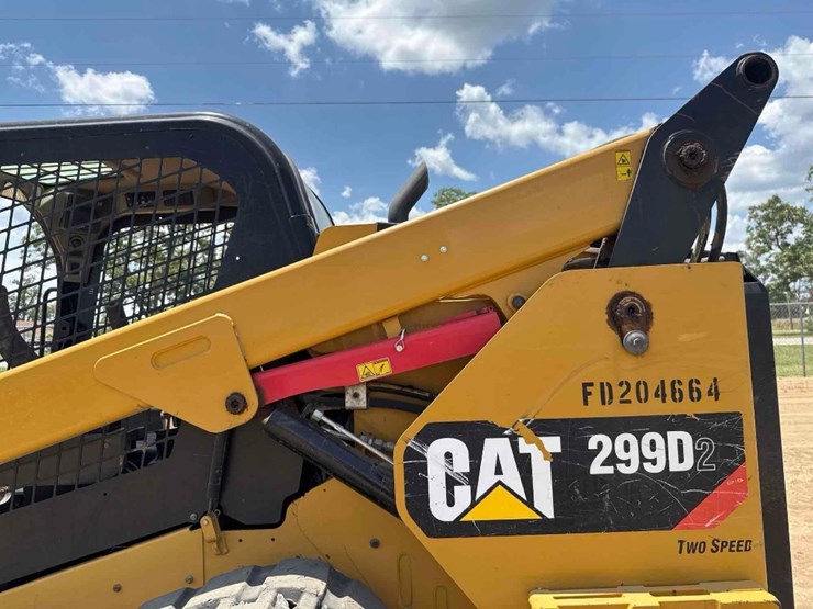 2019-caterpillar-299d2-image-21