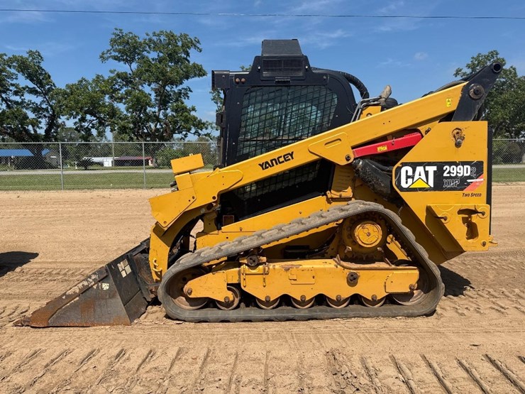 2017-caterpillar-299d2-xhp-image-1