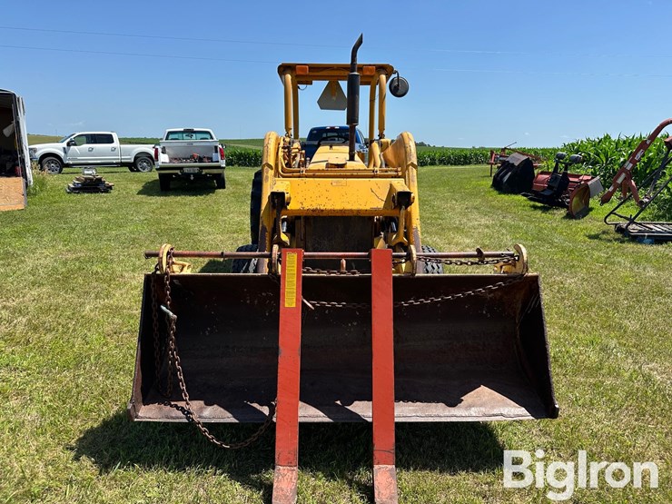 1985-john-deere-401d-image-2