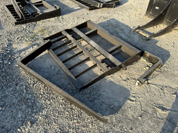#2070-•-unused-58"-skid-steer-forks-inv#:-25094-image-3