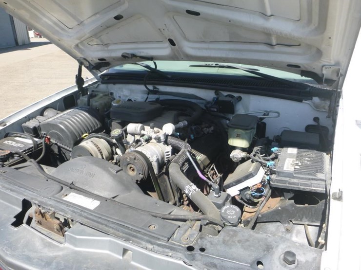 2000-gmc-3500-image-23