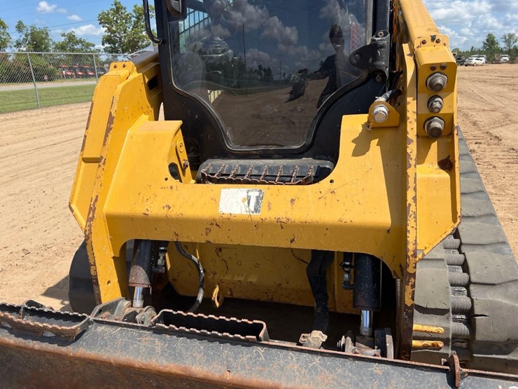 2019-caterpillar-259d-image-19