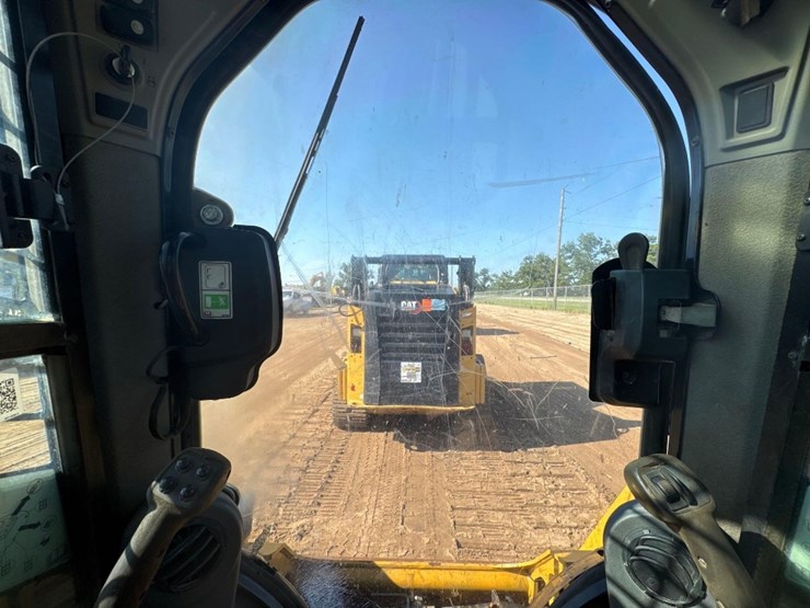2014-caterpillar-259d-image-23