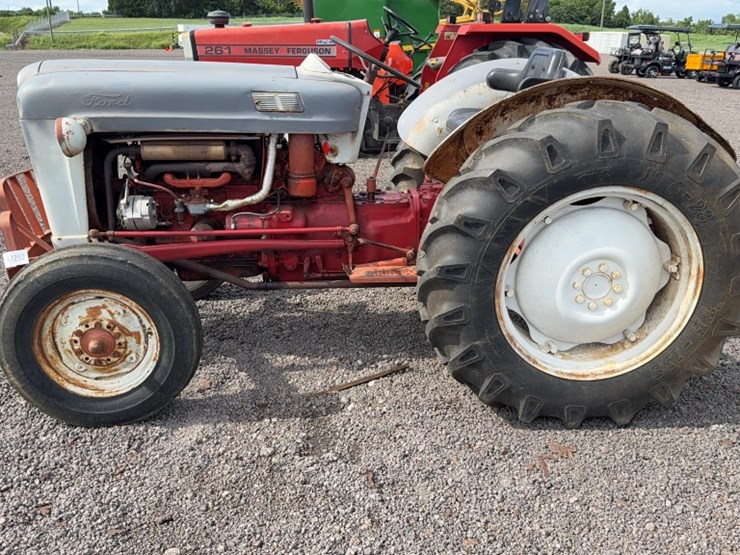 ford-tractor-image-14