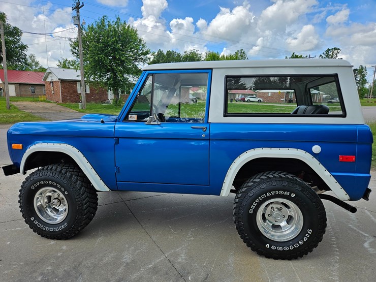 1974-ford-bronco-image-10