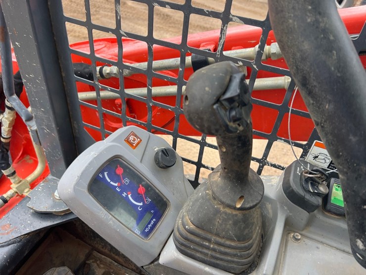 2019-kubota-svl65-2-image-25