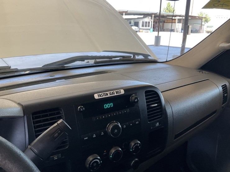 2013-chevrolet-silverado-1500-image-18