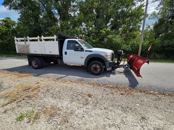2011-ford-f550-image-43