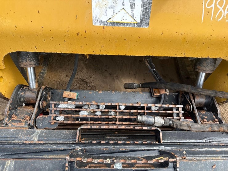 2018-caterpillar-289d-image-22