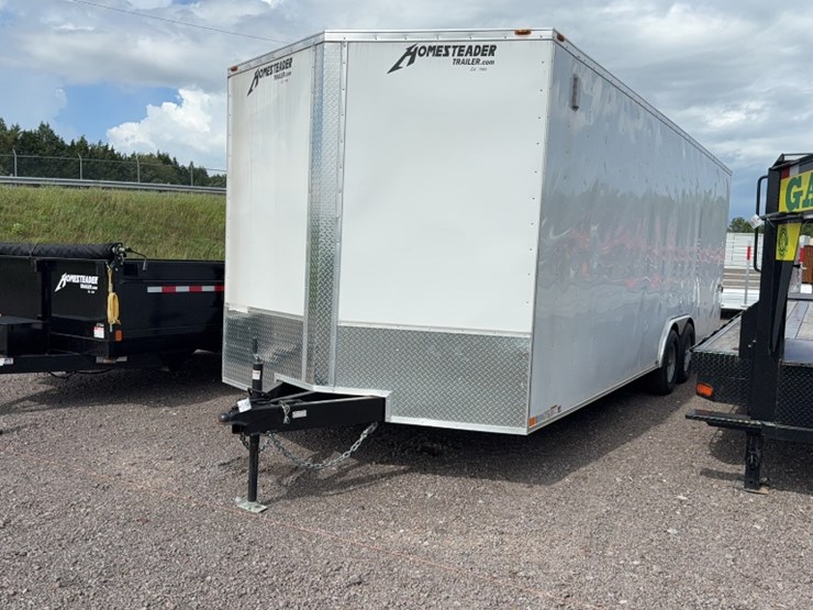 #3000-•-2024-homesteader-24'-bumper-pull-enclosed-trailer-image-1