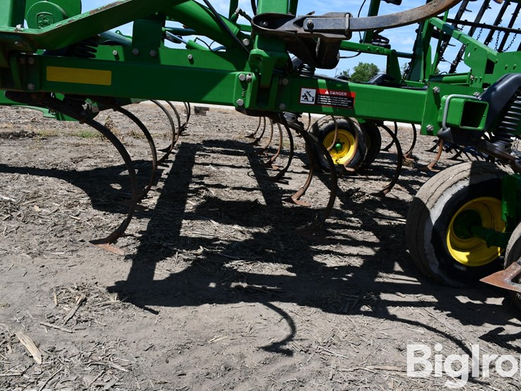 john-deere-2210-image-17