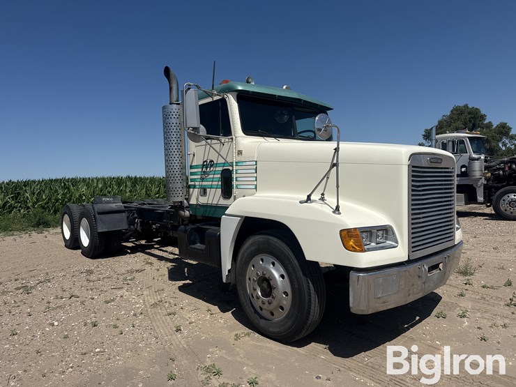 1992-freightliner-fld120-image-3